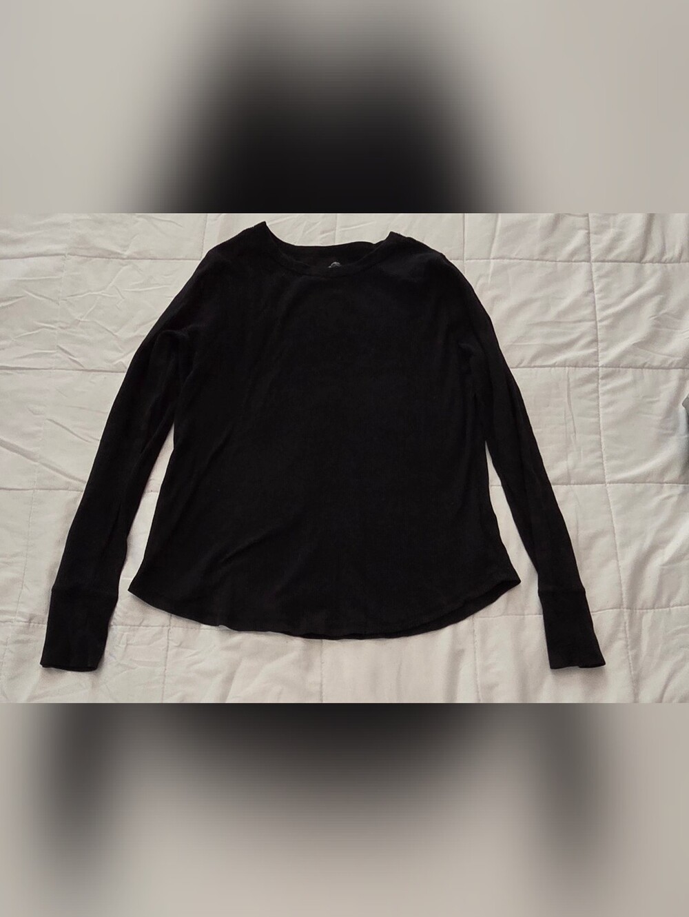 SO Black Long-Sleeve Crewneck Top KIDS SIZE L